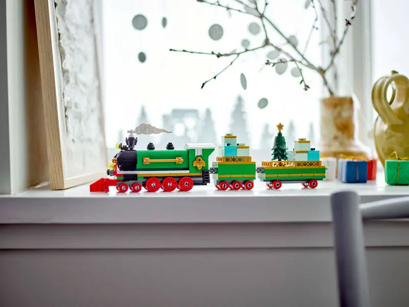 LEGO Winter Holiday Train 40700 Brick Island