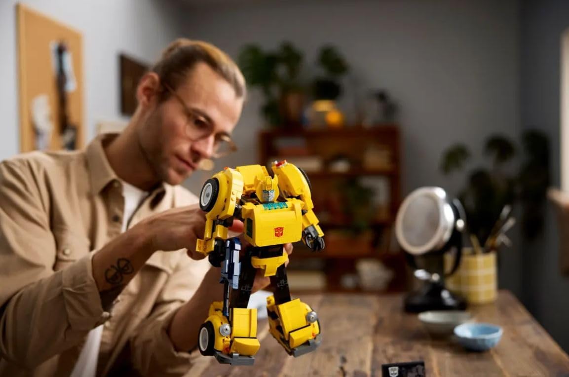 LEGO 10338 Bumblebee Brick Island