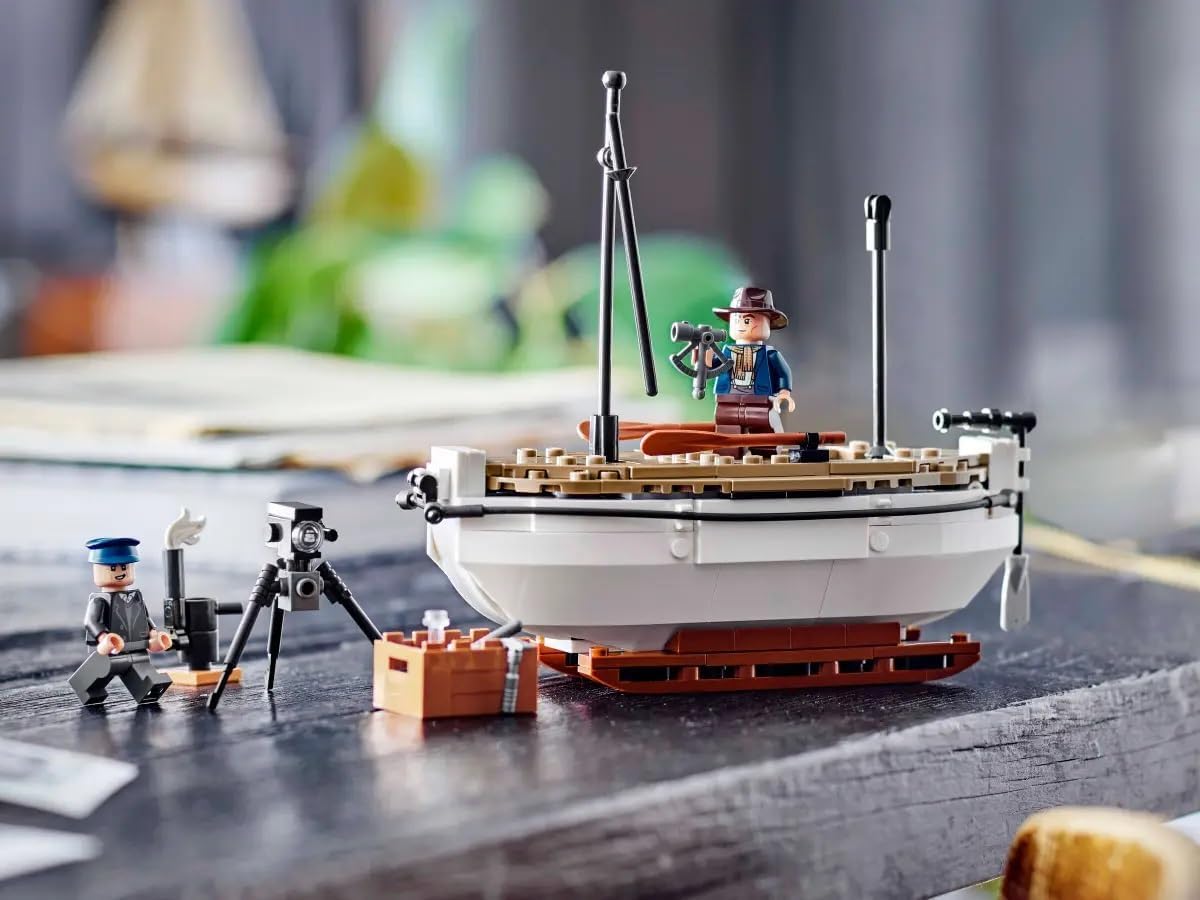 LEGO Icons Shackelton's Lifeboat 40729