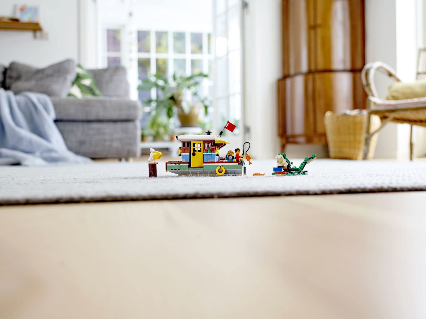 LEGO Creator - Riverside Houseboat 31093 Brick Island