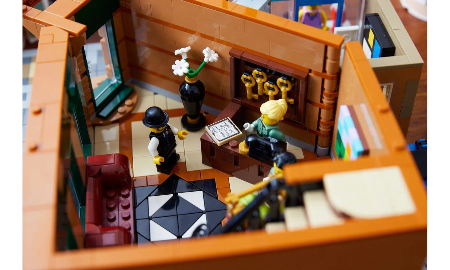 LEGO Boutique Hotel 10297 Brick Island