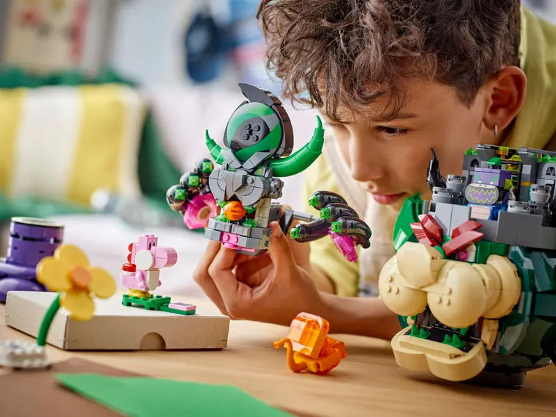 LEGO Super Mario Prince Florian & Castle Bowser 72042 lift the top part to ‘fly’ around