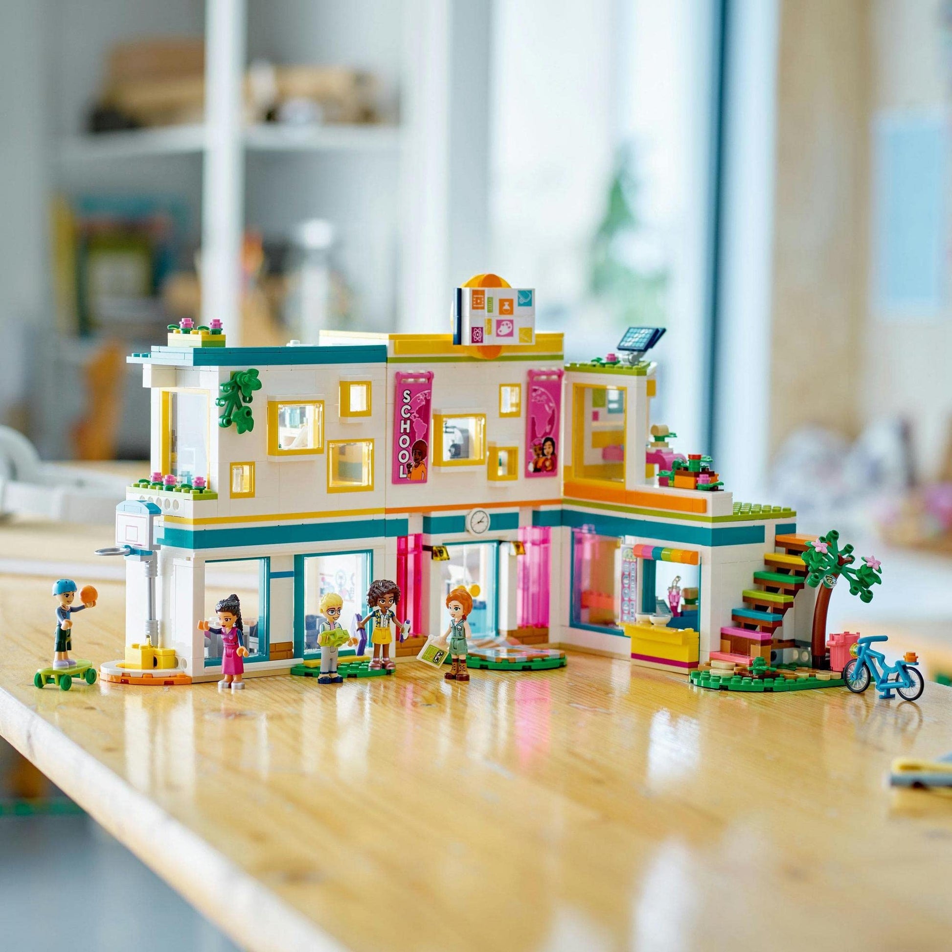 LEGO Friends Heartlake International School 41731 Brick Island