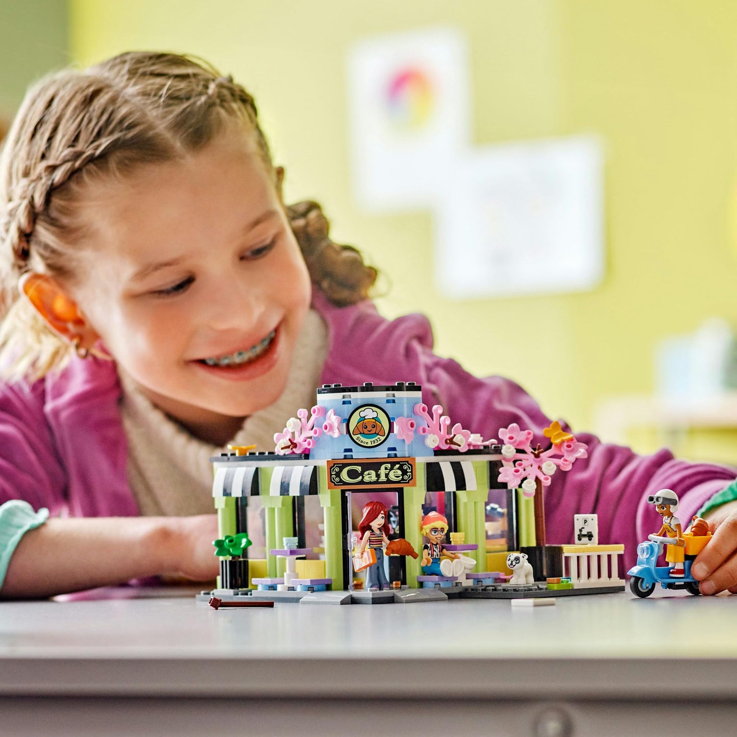LEGO Friends Heartlake City Café 42618 Amazon