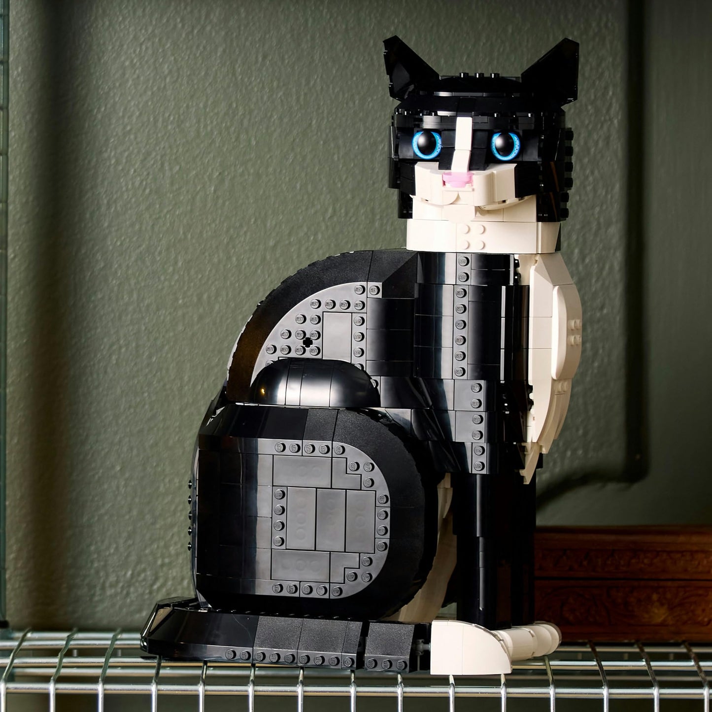 LEGO Ideas Tuxedo Cat 21349 Amazon