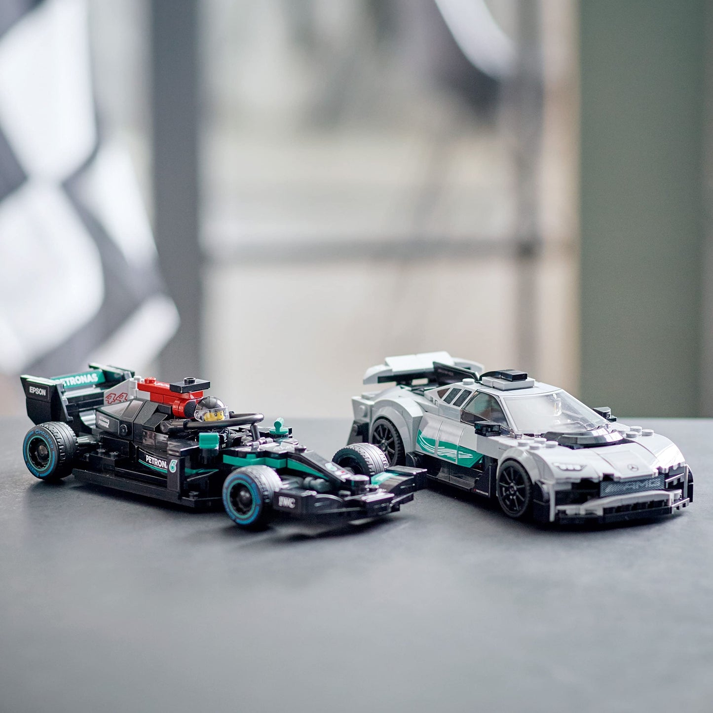 LEGO Speed Champions Mercedes-AMG F1 W12 E Performance & Mercedes-AMG Project One 76909 Brick Island