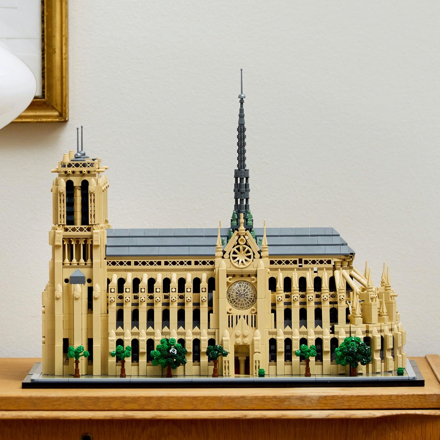LEGO Architecture Notre-Dame de Paris 21061 Brick Island
