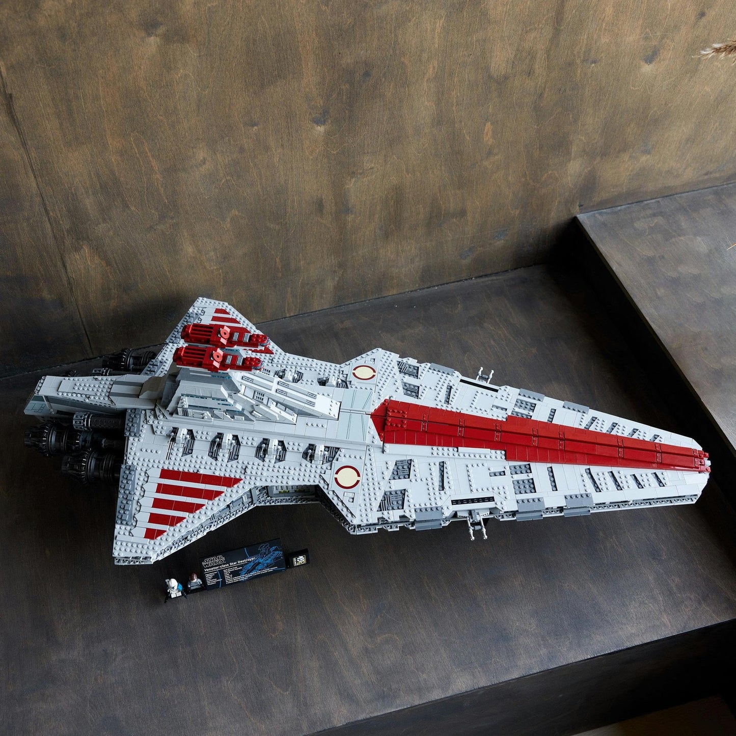 LEGO Star Wars Venator-Class Republic Attack Cruiser 75367 Brick Island