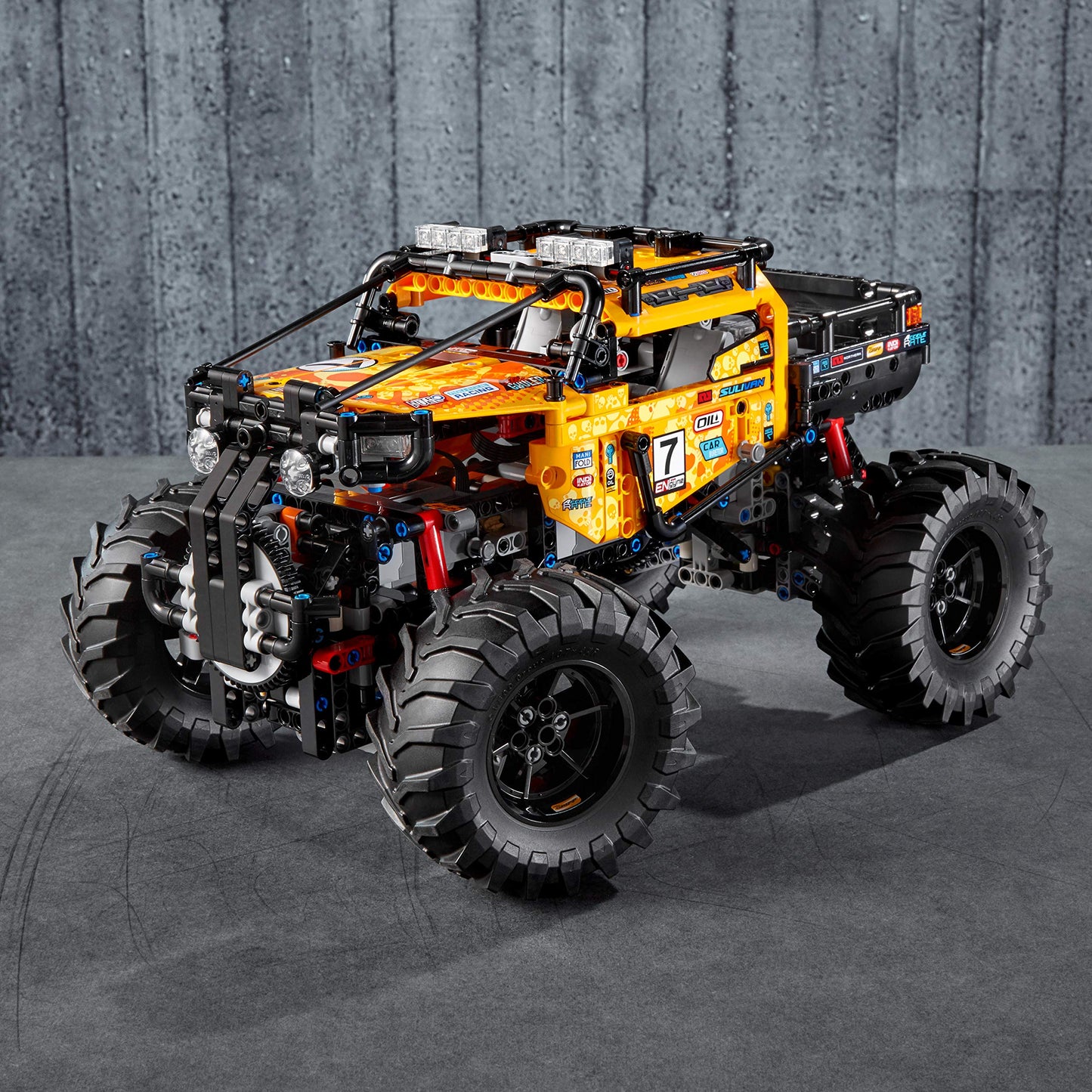 LEGO Technic 4x4 X-treme Off-Roader 42099 Brick Island