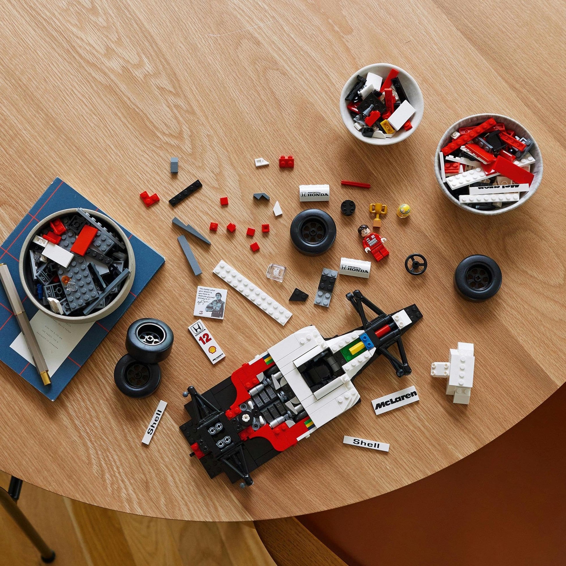LEGO Icons McLaren MP4/4 & Ayrton Senna 10330 Brick Island