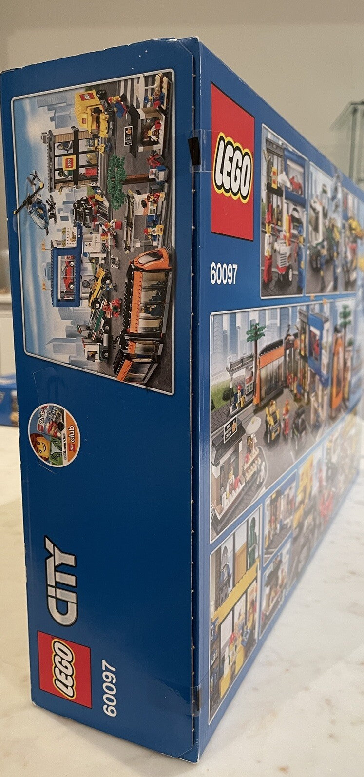 LEGO Set 60097 City Square