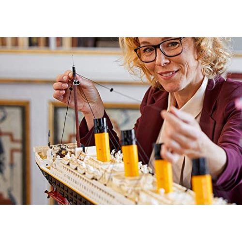 LEGO 10294 Titanic Brick Island