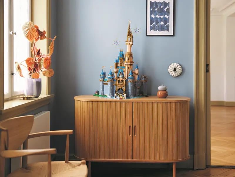 LEGO 43222 Disney Castle Brick Island