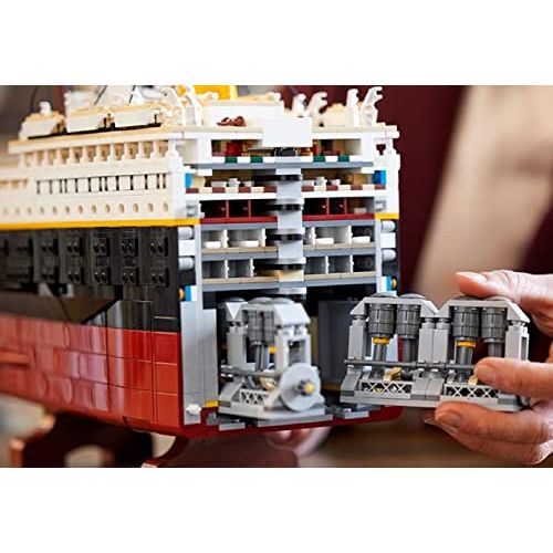 LEGO 10294 Titanic Brick Island