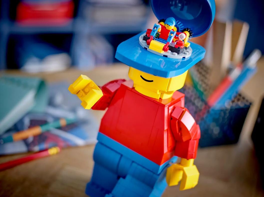 LEGO 40649 - Up-Scaled Minifigure B Brick Island
