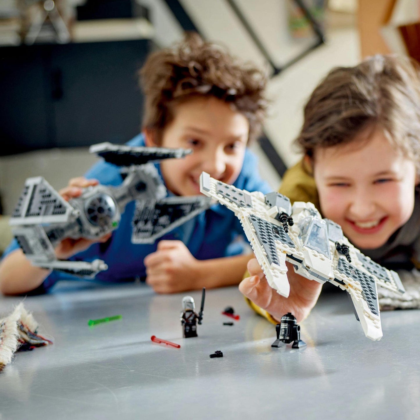 LEGO® Star Wars™ Mandalorian Fang Fighter vs. TIE Interceptor™ 75348 Amazon