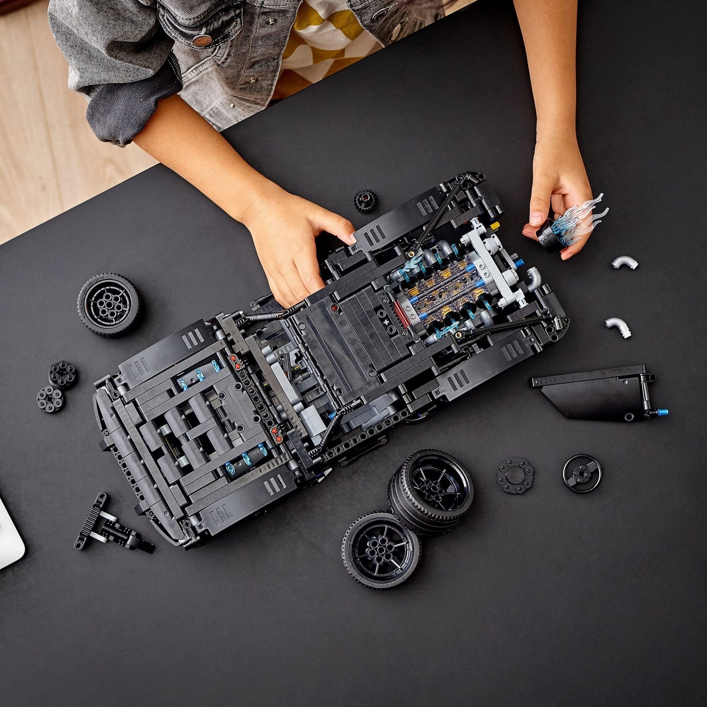LEGO Technic The Batman - Batmobile™ 42127 Amazon