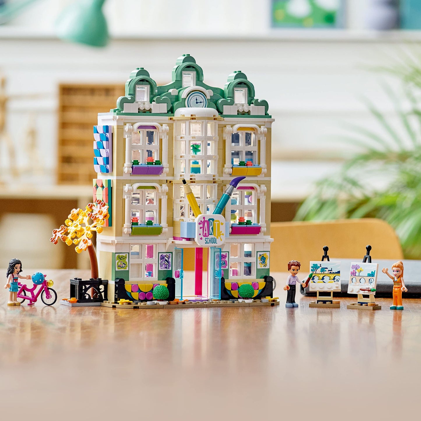 LEGO Friends Emma’s Art School 41711 Amazon