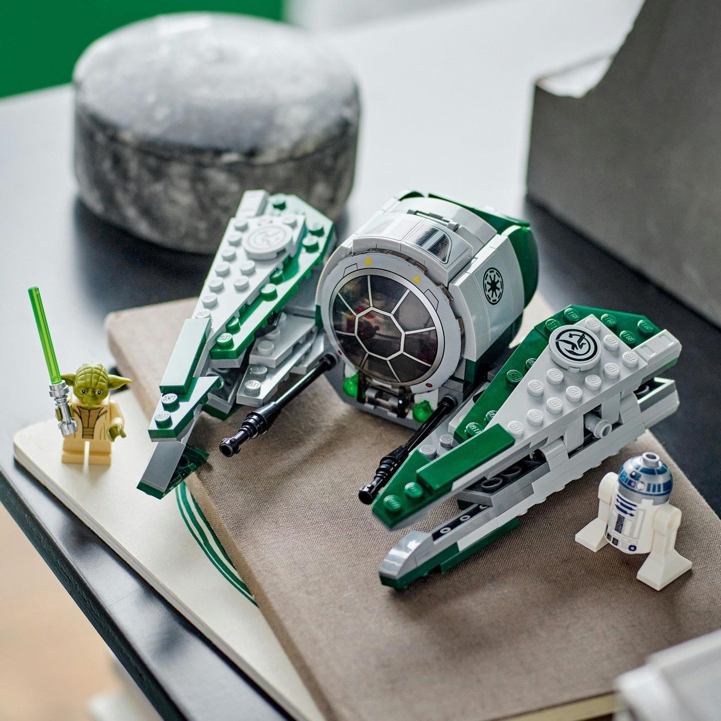 LEGO® Star Wars The Clone Wars Yoda’s Jedi Starfighter™ 75360 Amazon