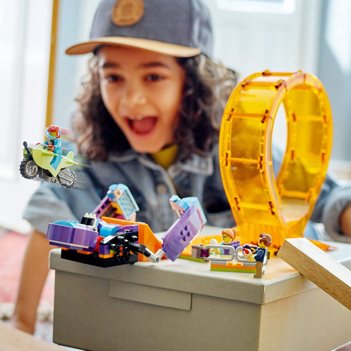LEGO City Stuntz Smashing Chimpanzee Stunt Loop with Flywheel Toy Amazon