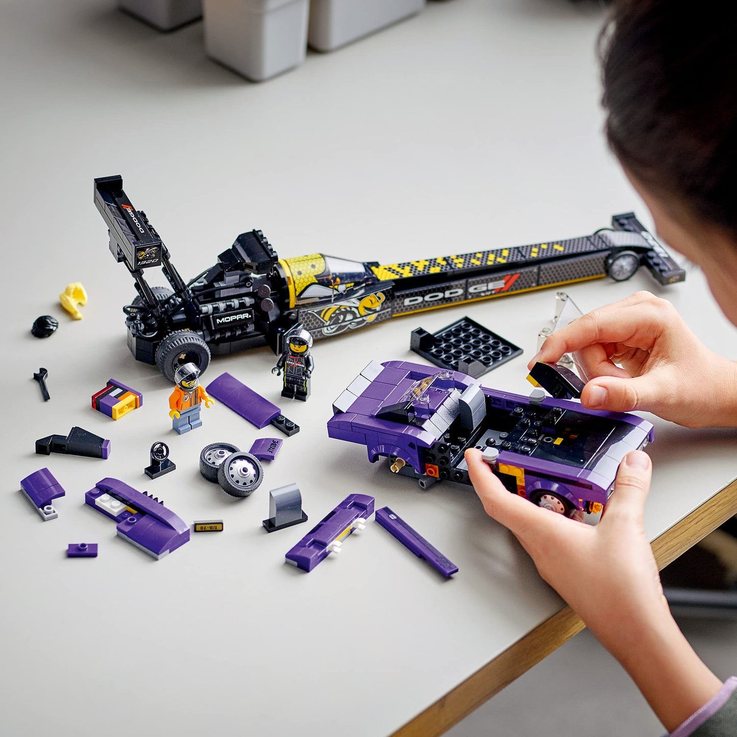 LEGO Speed Champions Mopar Dodge//SRT Top Fuel Dragster and 1970 Dodge Challenger 76904 Amazon