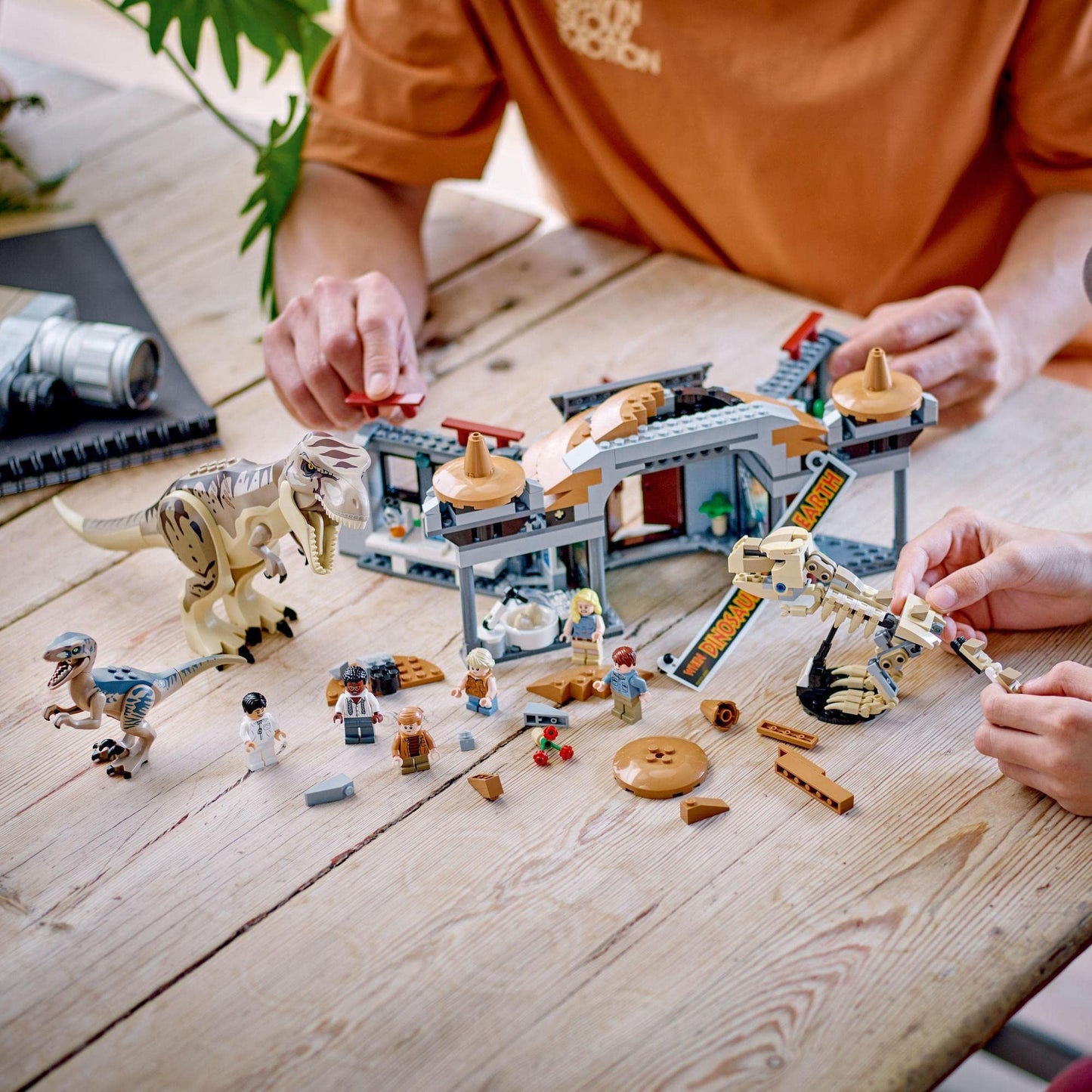 LEGO Jurassic Park Visitor Centre: T. rex & Raptor Attack 76961 Amazon