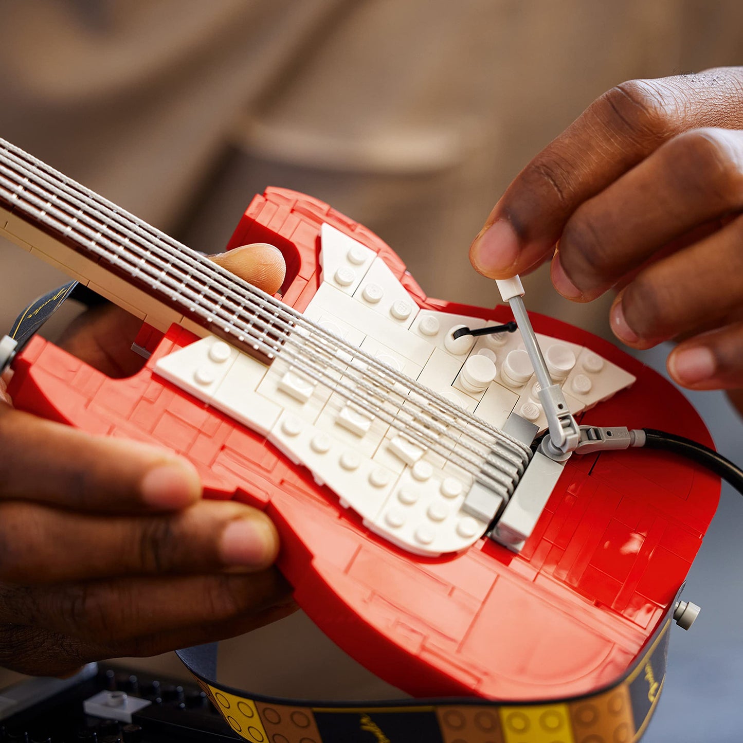LEGO Ideas 21329 Fender Stratocaster Brick Island