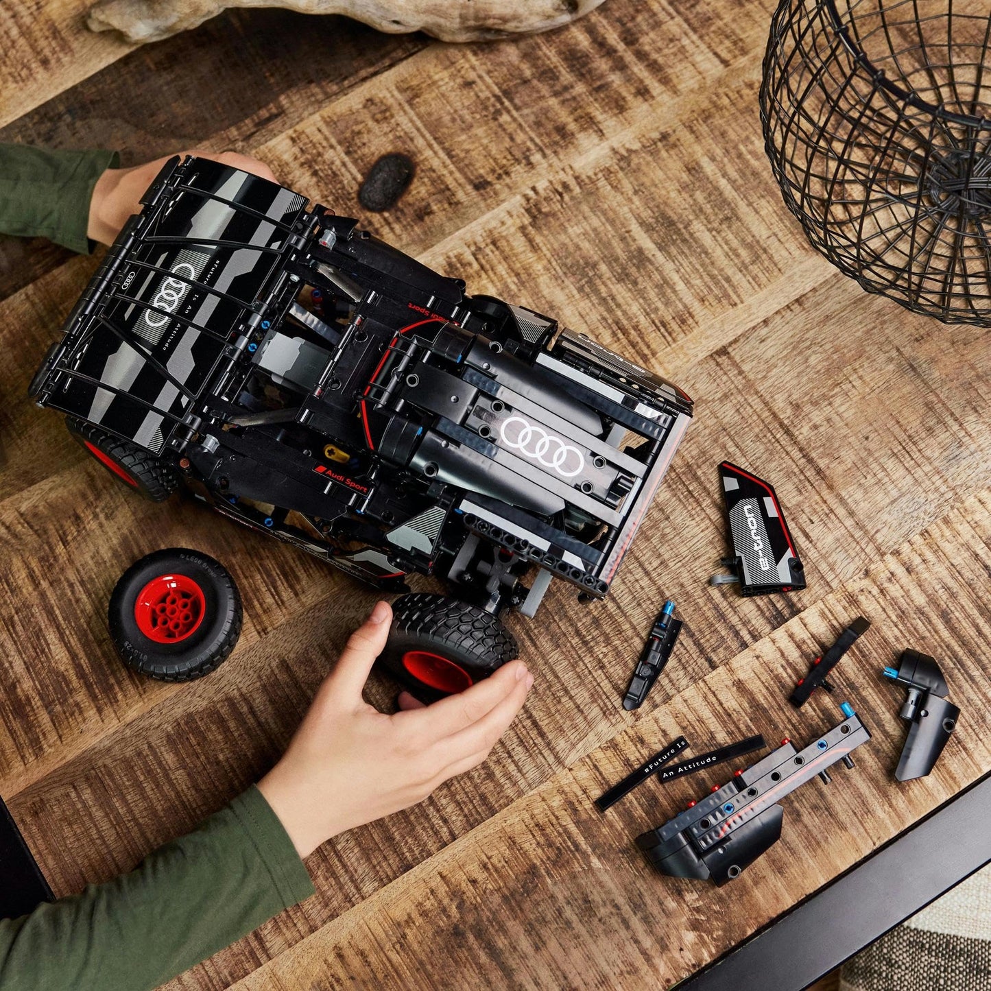 LEGO Technic Audi RS Q e-tron 42160 Amazon