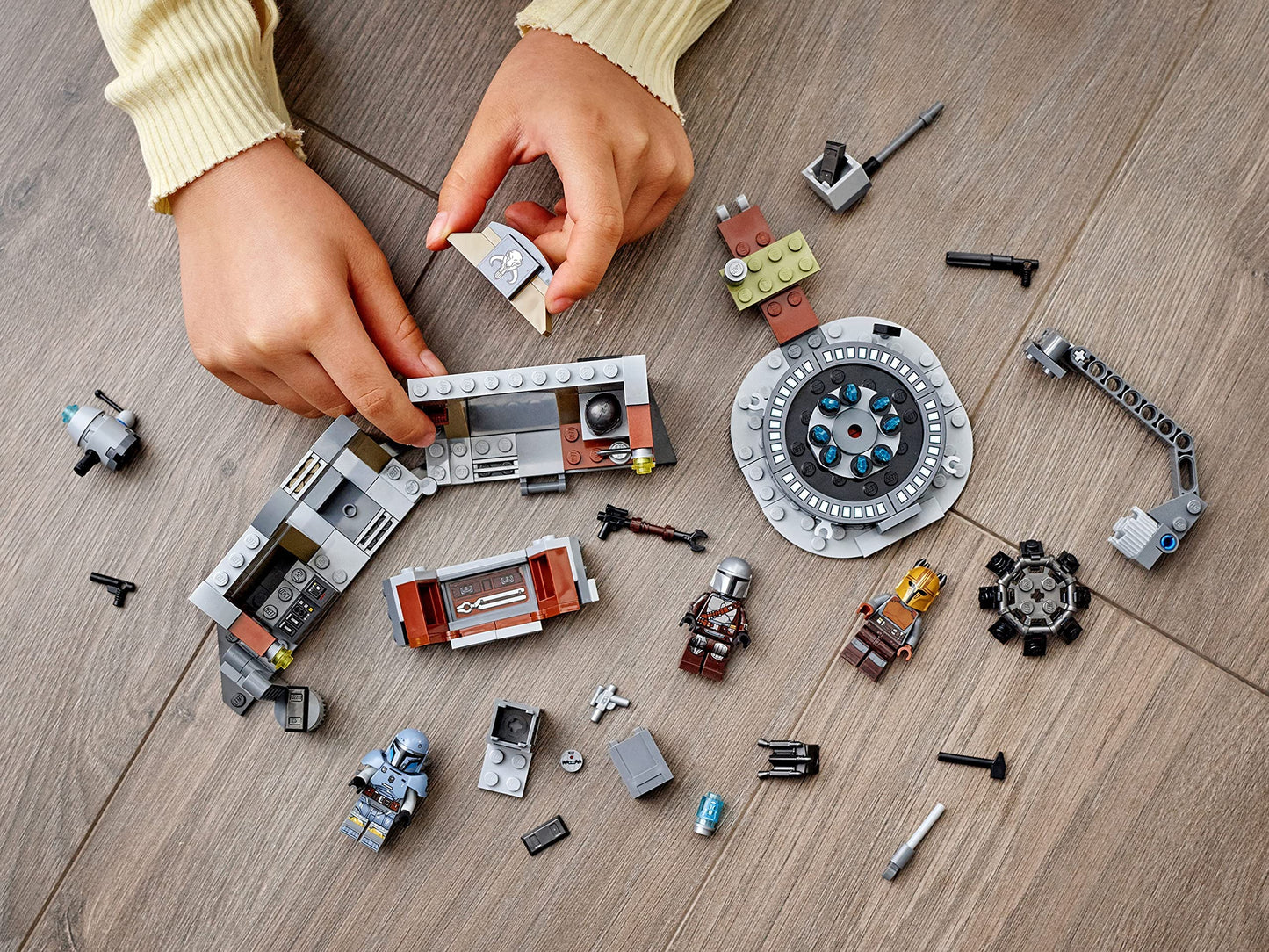 LEGO Star Wars The Armorer’s Mandalorian™ Forge 75319 Amazon