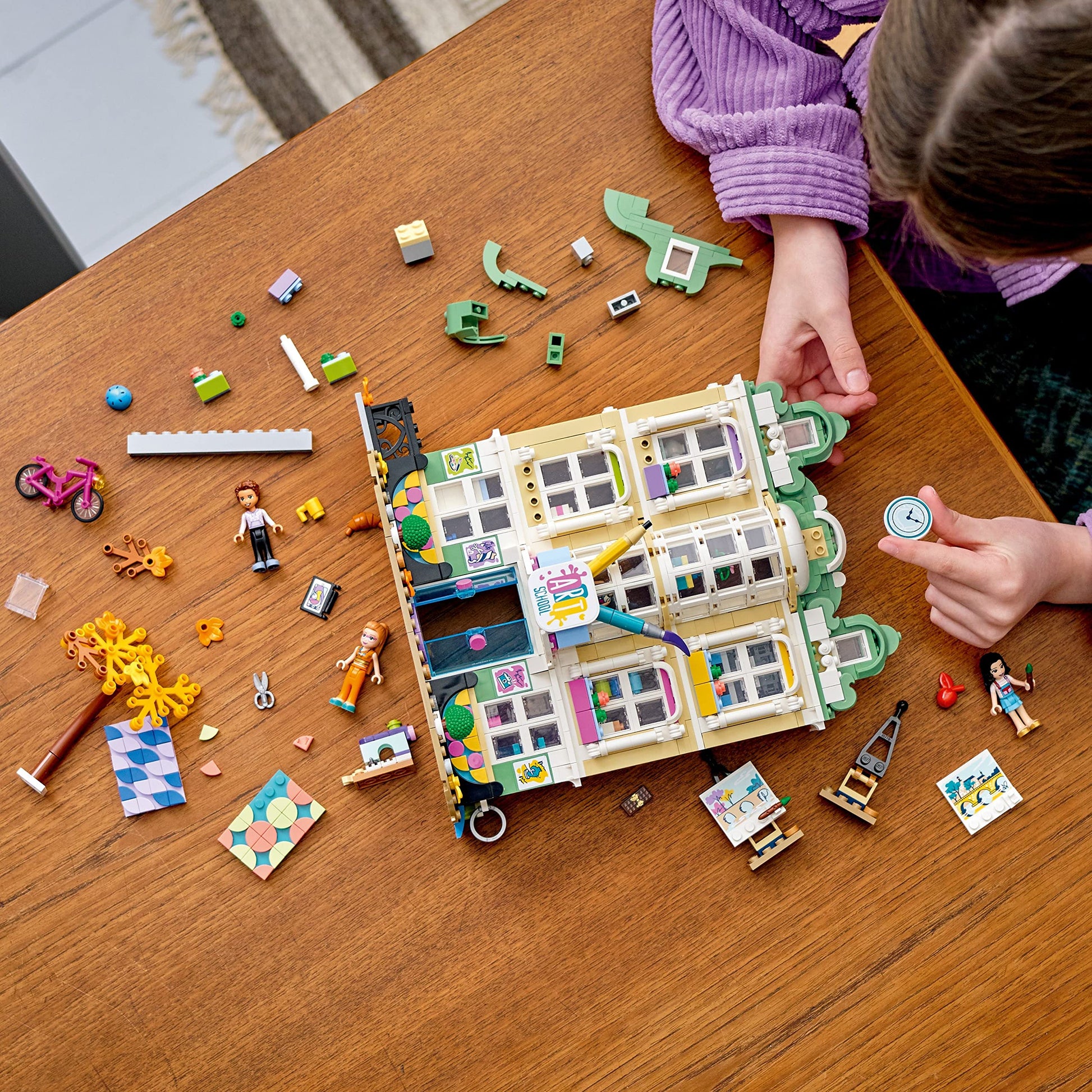 LEGO Friends Emma’s Art School 41711 Amazon