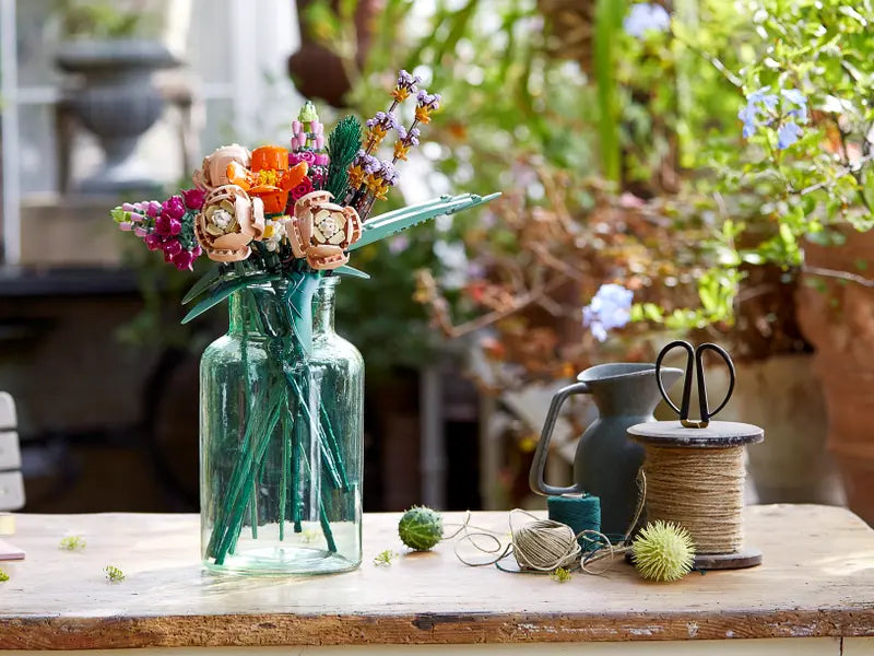  LEGO® Flower Bouquet 10280 displayed in a clear vase