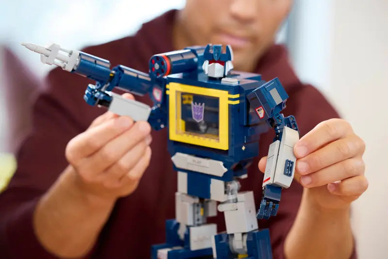 LEGO® Icons Transformers: Soundwave 10358 Brick Island