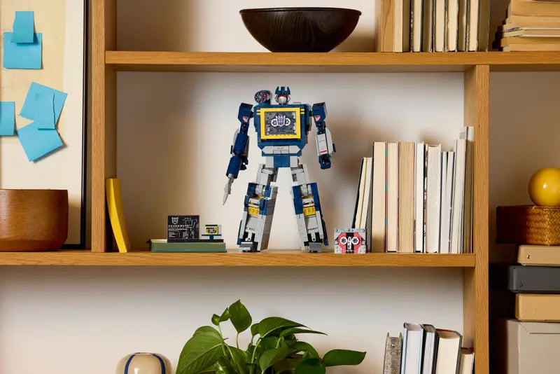 LEGO® Icons Transformers: Soundwave 10358 Brick Island