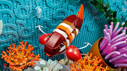LEGO® Icons Tropical Aquarium 10366 you can make the fish wiggle