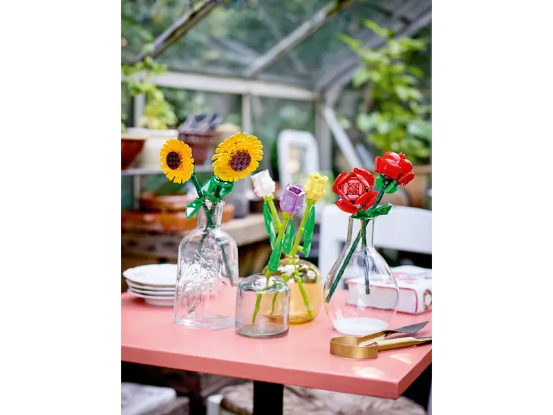 LEGO® Sunflowers 40524 in clear vases with other botanical sets 40460 and 40461
