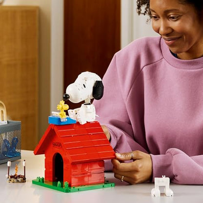 LEGO® Ideas Peanuts: Snoopy’s Doghouse 21368