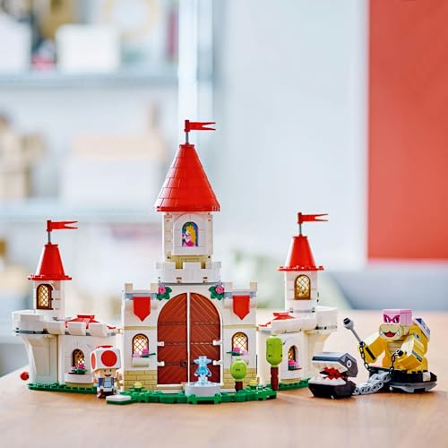 LEGO Super Mario Battle with Roy at Peach’s Castle 71435