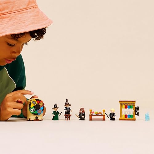 LEGO® Harry Potter™ Hogwarts™ Castle: Sorting Hat™ Ceremony 76460