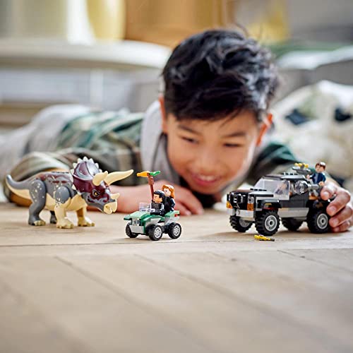 LEGO Jurassic World Triceratops Pickup Truck Ambush 76950