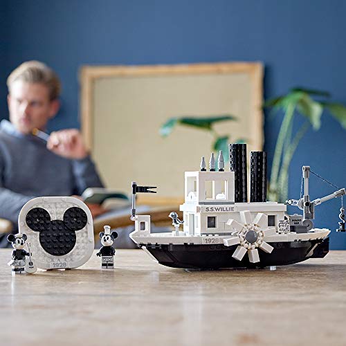 LEGO Ideas 21317 Disney Steamboat