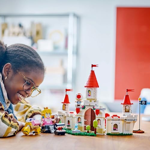 LEGO Super Mario Battle with Roy at Peach’s Castle 71435