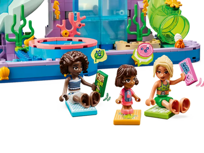  LEGO® Friends Heartlake City Water Park 42630 comes with Leo, Aliya and Sara minidolls, plus an Alba microdoll