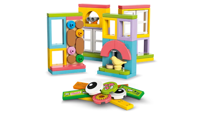 LEGO® Friends Friendship Tree House Hangout (42652) comes with Interchangeable window details