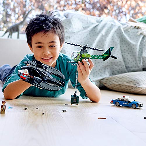 LEGO® DC Super Heroes   Batman Batwing and The Riddler Heist 76120