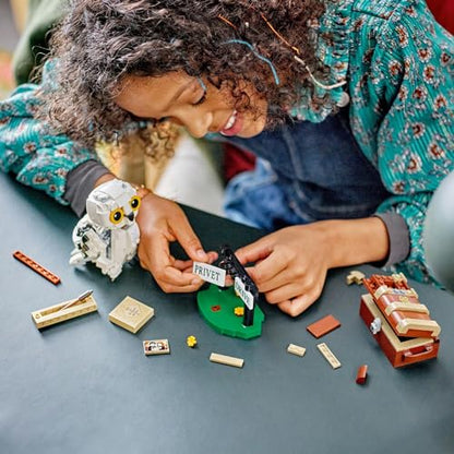 LEGO Harry Potter Hedwig at 4 Privet Drive 76425
