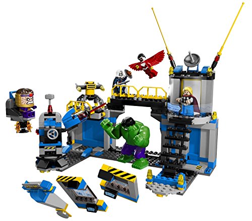 LEGO Marvel Super Heroes 76018: Hulk Lab Smash