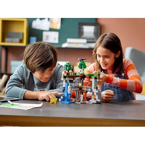 LEGO Minecraft The First Adventure 21169