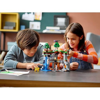 LEGO Minecraft The First Adventure 21169