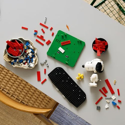LEGO® Ideas Peanuts: Snoopy’s Doghouse 21368