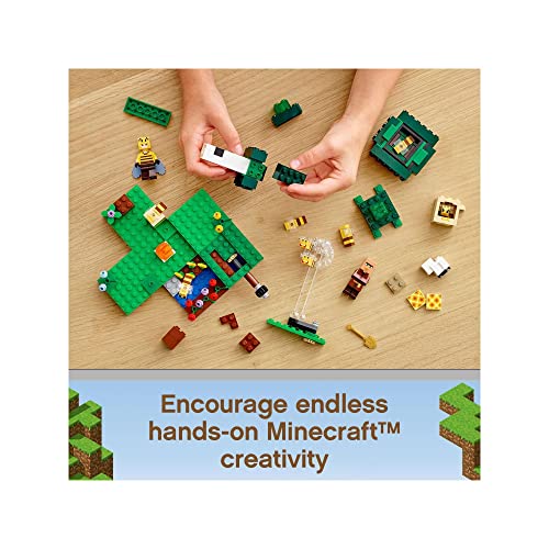 LEGO® Minecraft™ The Bee Farm 21165